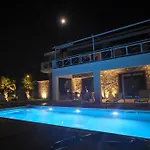 Romantic Pool With Sea View Rastoni Apartmán *