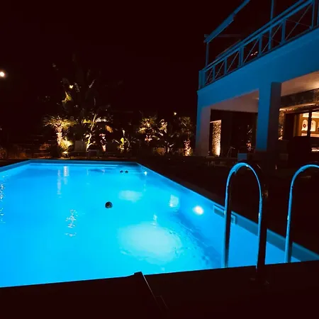 Appartamento Rastoni Sea View With Shared Pool Melíssion