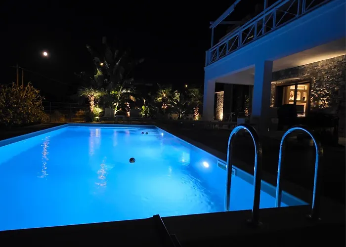 Romantic Pool With Sea View Rastoni